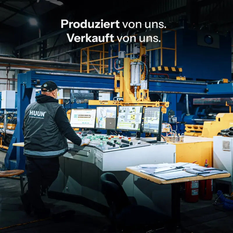 Einblick in die HUUN Fertigung mit Maschinen und Mitarbeiter